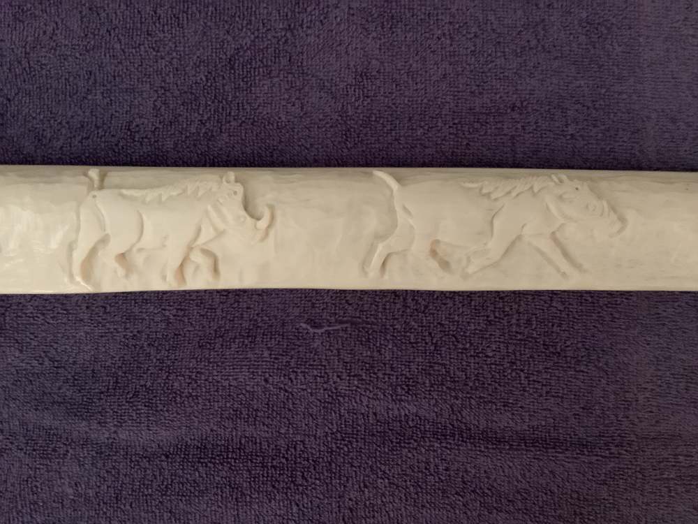 HAND CARVED GIRAFFE BONE , WARTHOGS-img-1