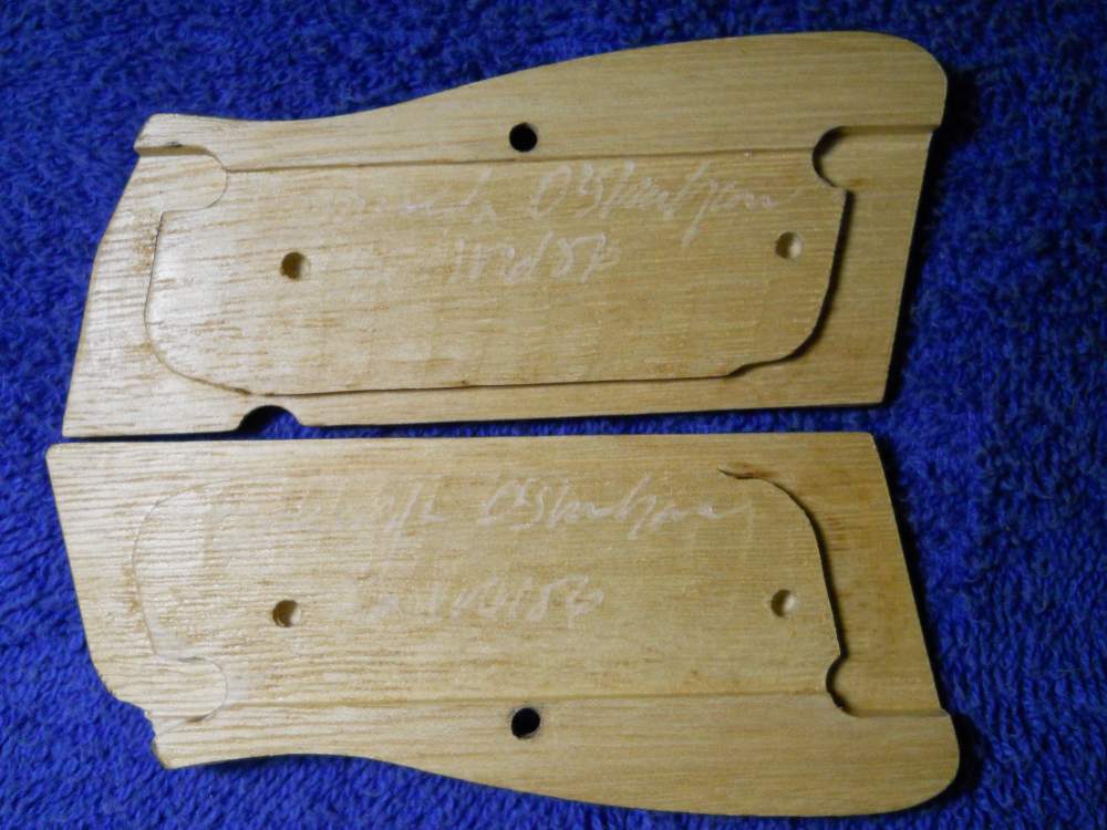 BROWNING HI POWER FANCY CARVED WOOD GRIPS-img-2
