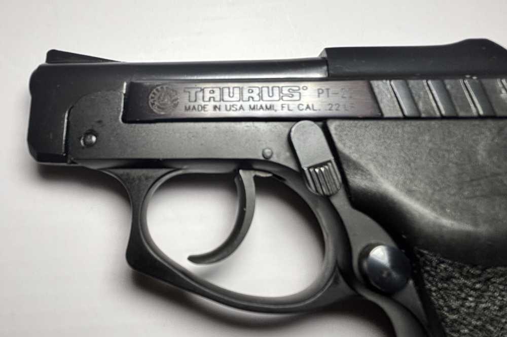 Taurus PT22 with Magazine Nice -img-5
