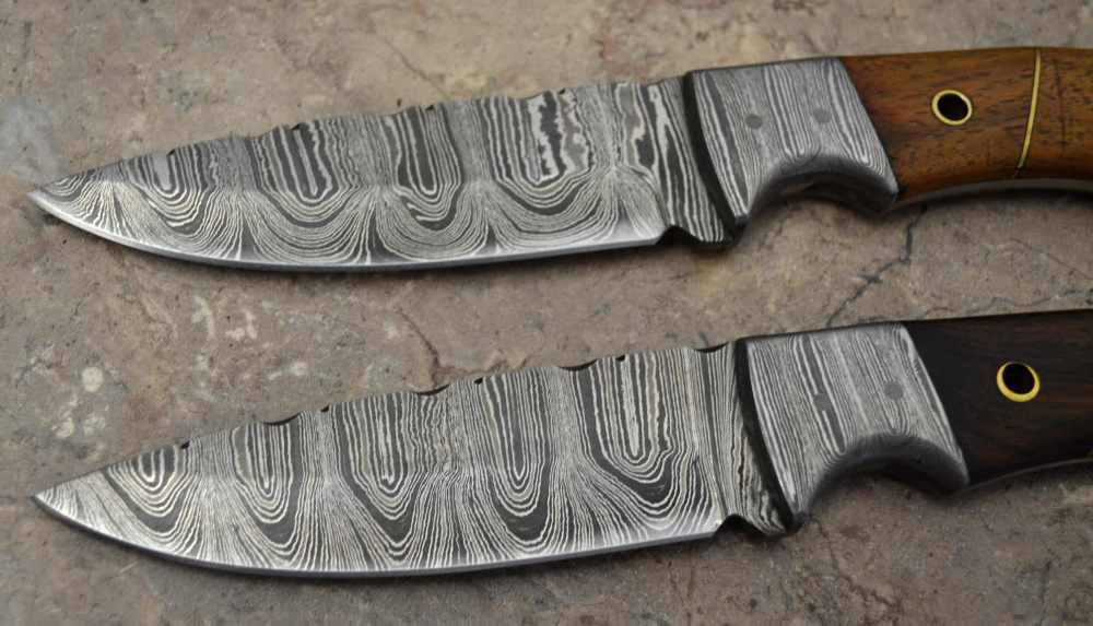  Custom Made Damascus Steel Set of 2 Hunting Knives Walnut Handle (LT 09)-img-1