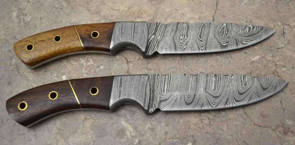  Custom Made Damascus Steel Set of 2 Hunting Knives Walnut Handle (LT 09)-img-3