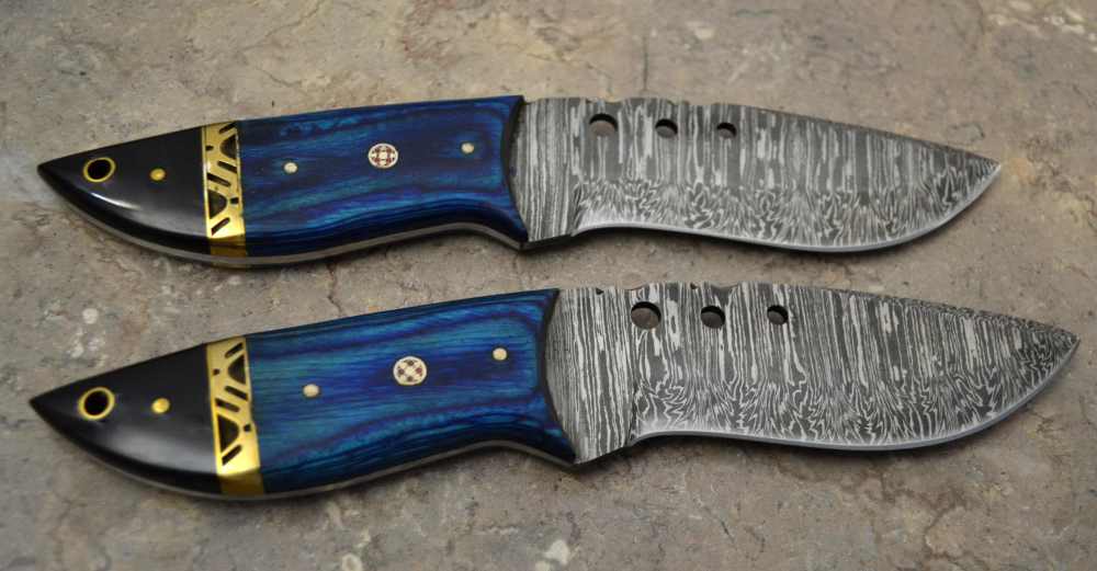 Custom Made Damascus Steel Set of 2 Hunting Knives with Mix Handle (LT 12)-img-3