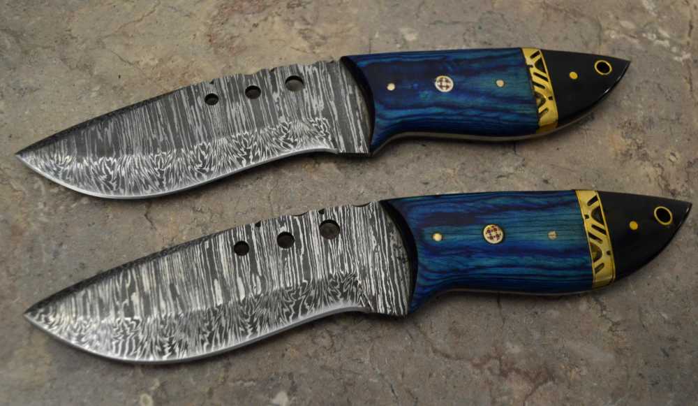 Custom Made Damascus Steel Set of 2 Hunting Knives with Mix Handle (LT 12)-img-0