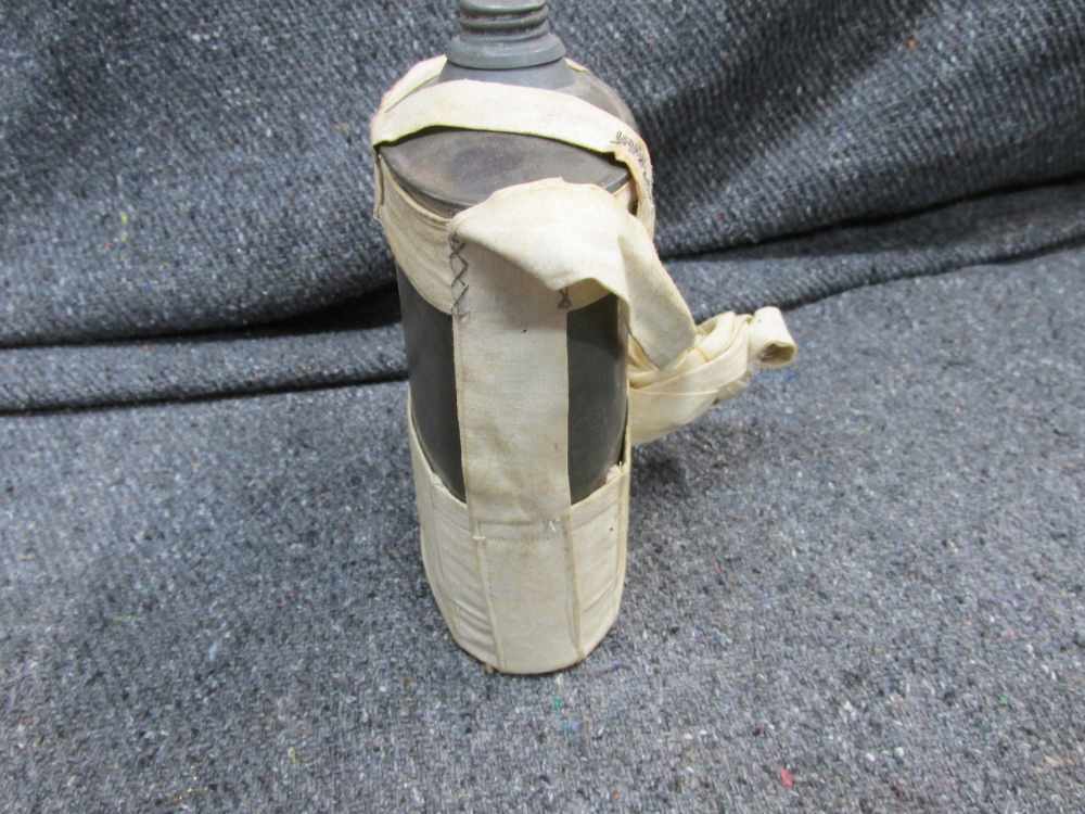 VINTAGE 19th CENTURY METAL CANTEEN WITH COVER AND CARRY STRAPS-img-3