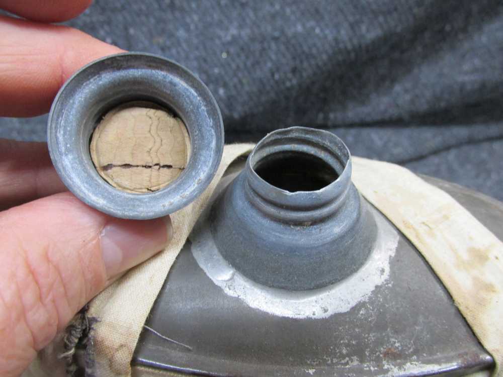VINTAGE 19th CENTURY METAL CANTEEN WITH COVER AND CARRY STRAPS-img-5