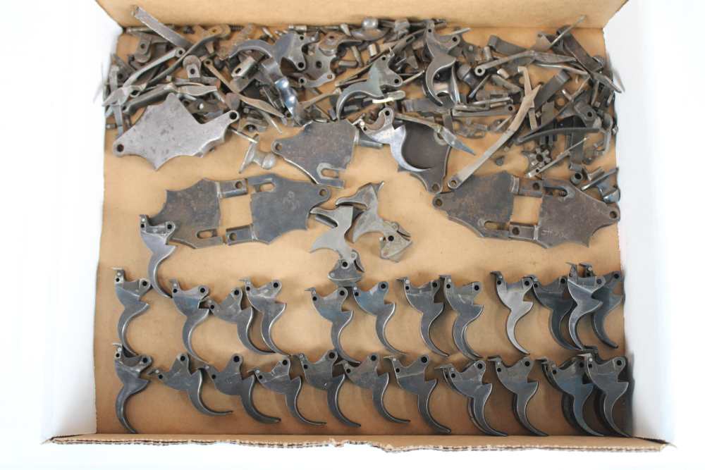 COLT OFFICIAL POLICE REVOLVER GUNSMITH TAKE-OFF PARTS LOT – LARGE ASSORTMEN-img-0