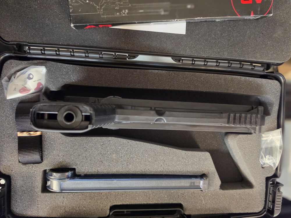 KELTEC P50 5.7X28MM PISTOL OWNED BY UFC CHAMPION RANDY COUTURE-img-5