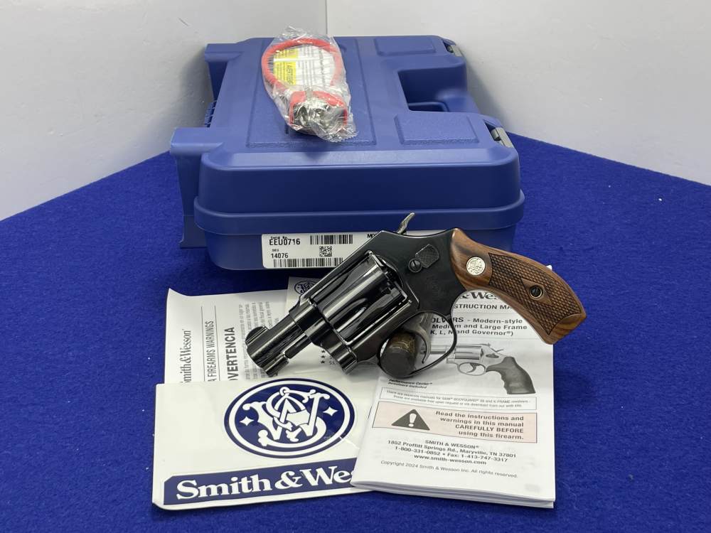Smith & Wesson 36-11 .38 Spl + P 1.875" Blued *"CHIEFS SPECIAL" SNUBNOSE*-img-3
