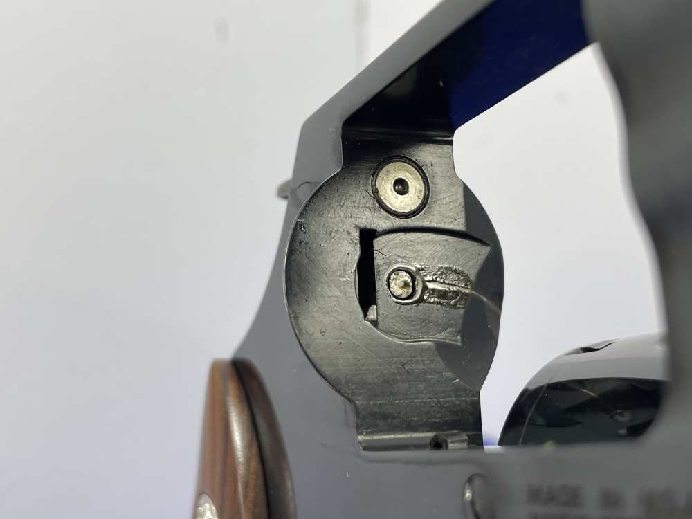 Smith & Wesson 36-11 .38 Spl + P 1.875" Blued *"CHIEFS SPECIAL" SNUBNOSE*-img-40