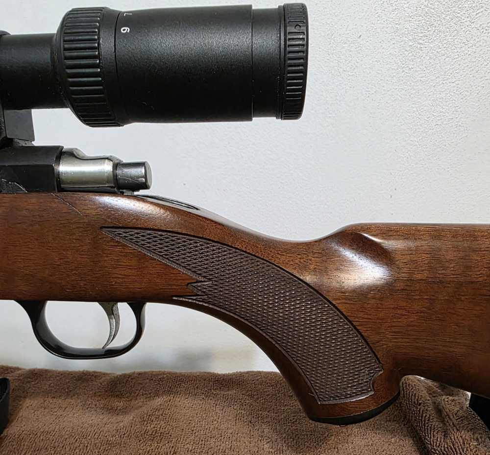 2005 Ruger 77/17. Nice! 17 HMR. Glossy, 22" Barrel. Cabelas CS17 Scope. -img-6