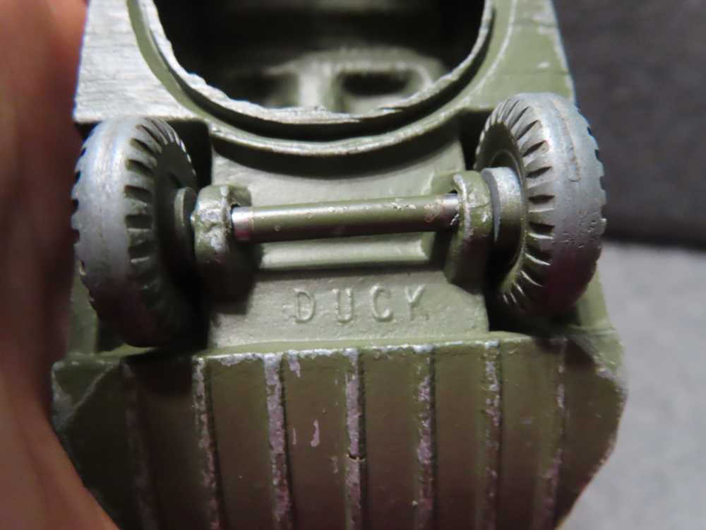 2-WWII ERA METAL TOYS- JEEP AND DUKW LANDING CRAFT WITH MOVING WHEELS-img-5