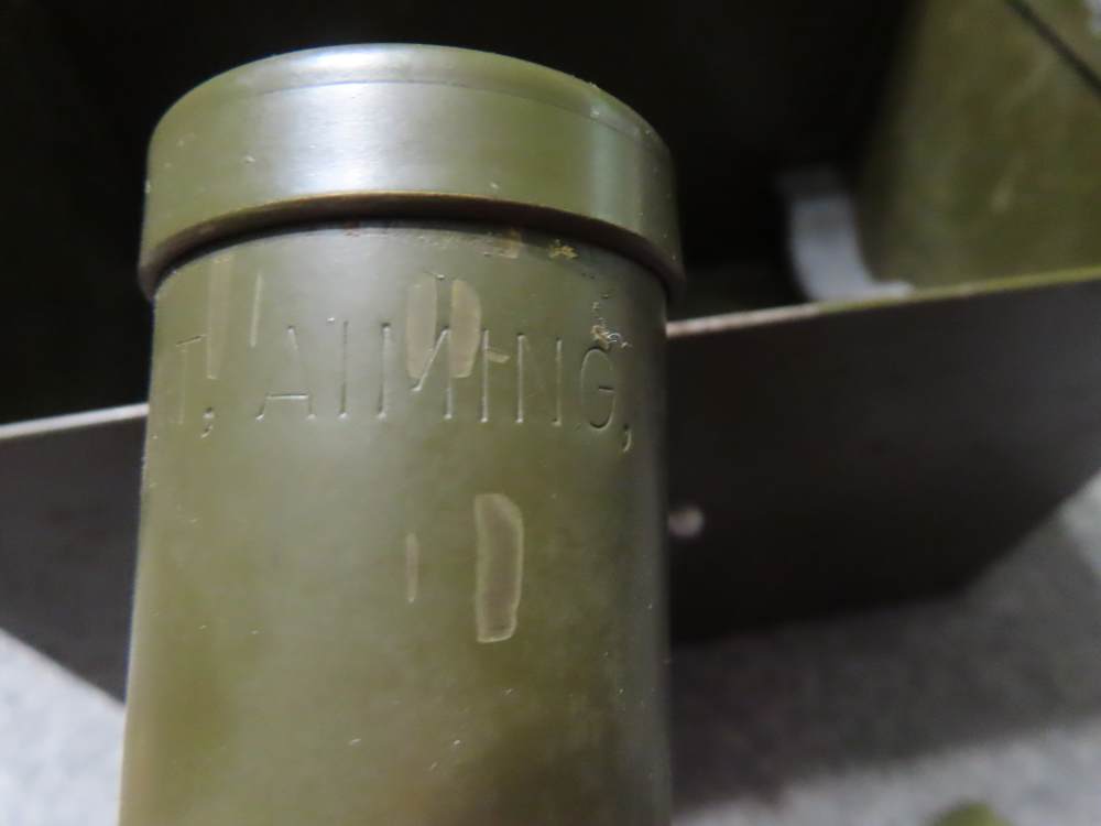 VIETNAM WAR ERA USGI M14 AIMING POST LIGHTS WTH RED & GREEN LENSES-img-3