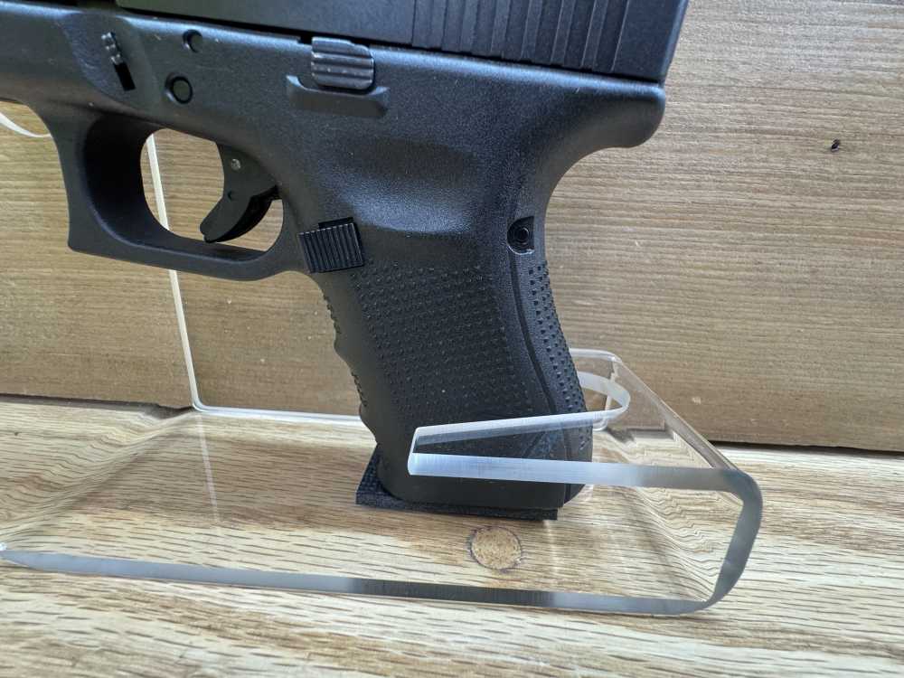 Glock 23 Gen 4 .40 S&W Semi-Auto Pistol PENNY START! NO RESERVE!-img-2