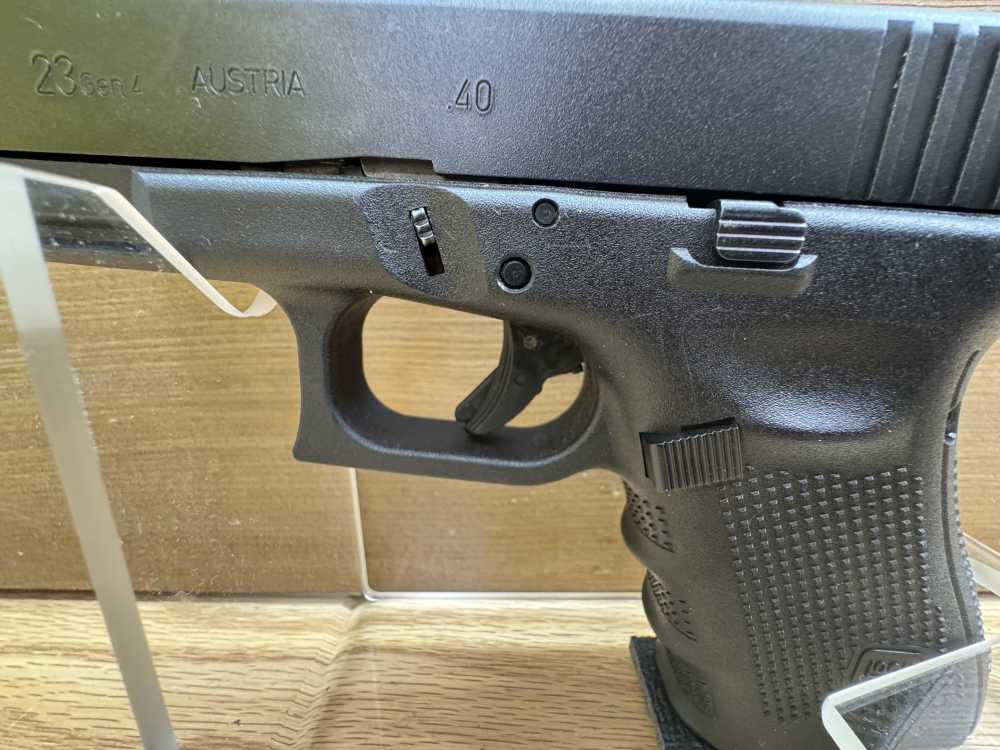 Glock 23 Gen 4 .40 S&W Semi-Auto Pistol PENNY START! NO RESERVE!-img-5