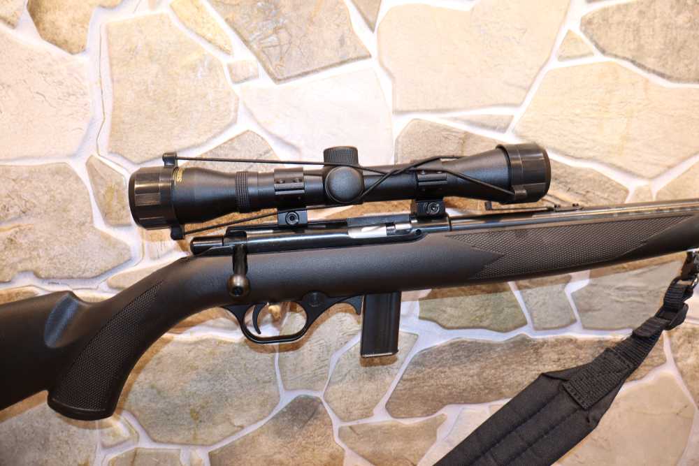 MOSSBERG INT'L 802 PLINKSTER W/ SCOPE & SLING 22LR -img-1