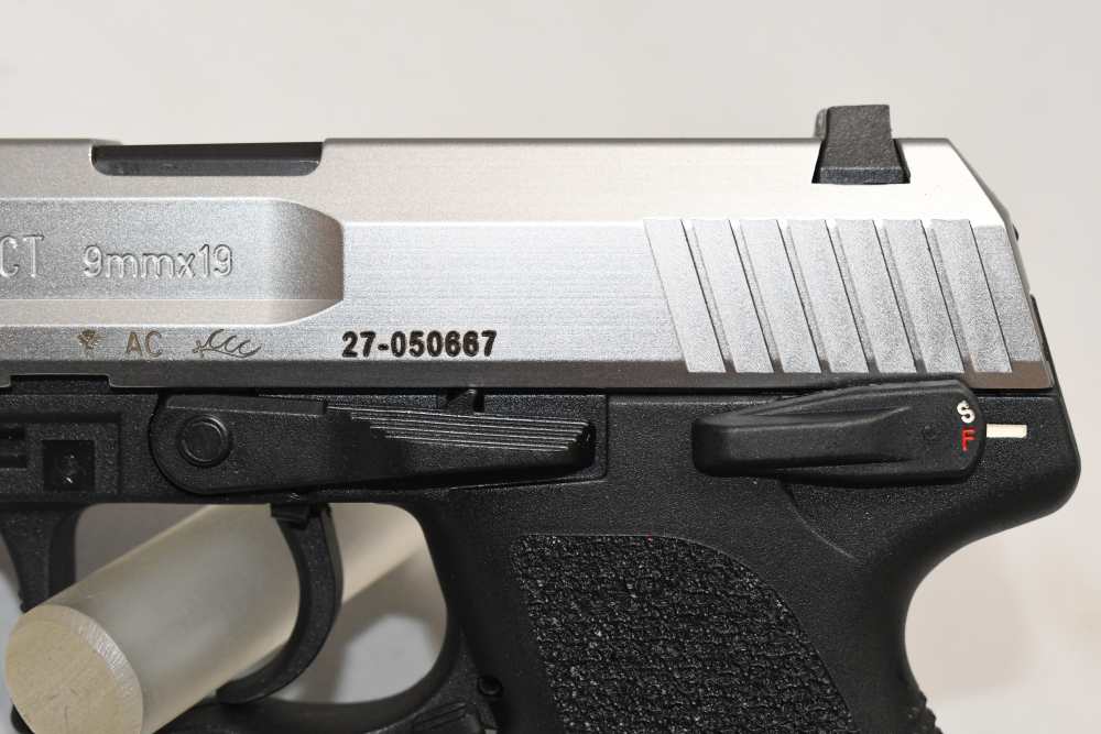 Excellent Heckler & Koch HK USP Compact 9mm Stainless Semi Pistol W Case 02-img-8