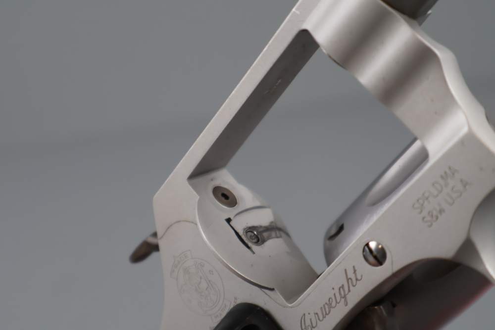 Smith & Wesson Mod. 637-2 .38 SPL+P 1.875"bbl w/CT Laser-img-20