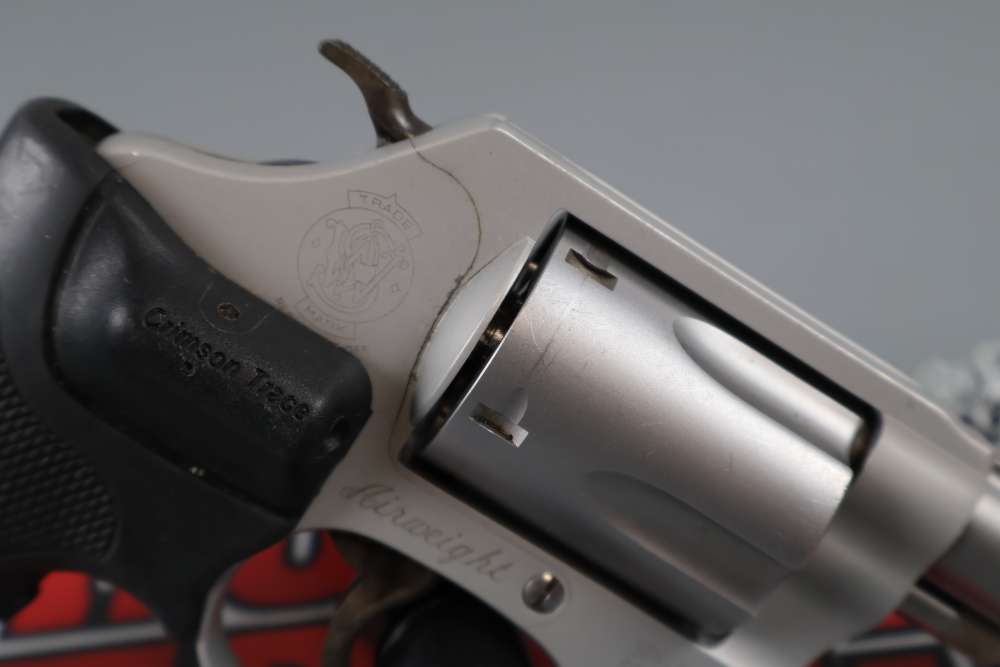 Smith & Wesson Mod. 637-2 .38 SPL+P 1.875"bbl w/CT Laser-img-5