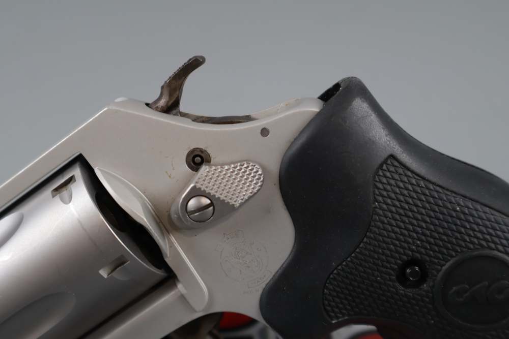 Smith & Wesson Mod. 637-2 .38 SPL+P 1.875"bbl w/CT Laser-img-9