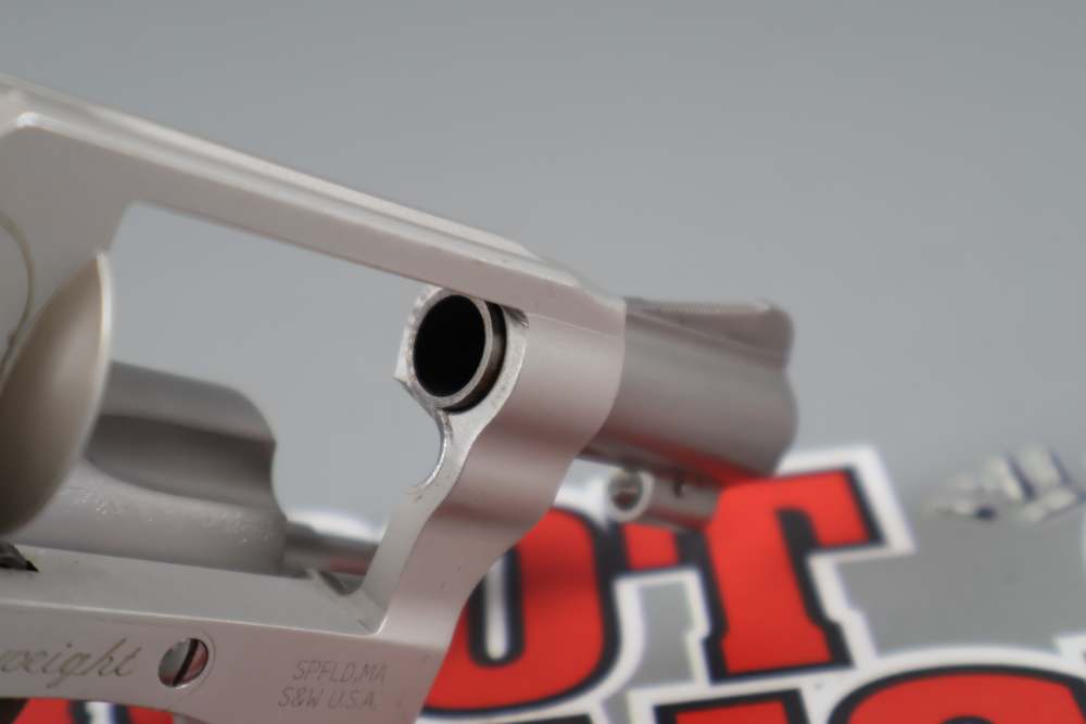 Smith & Wesson Mod. 637-2 .38 SPL+P 1.875"bbl w/CT Laser-img-19