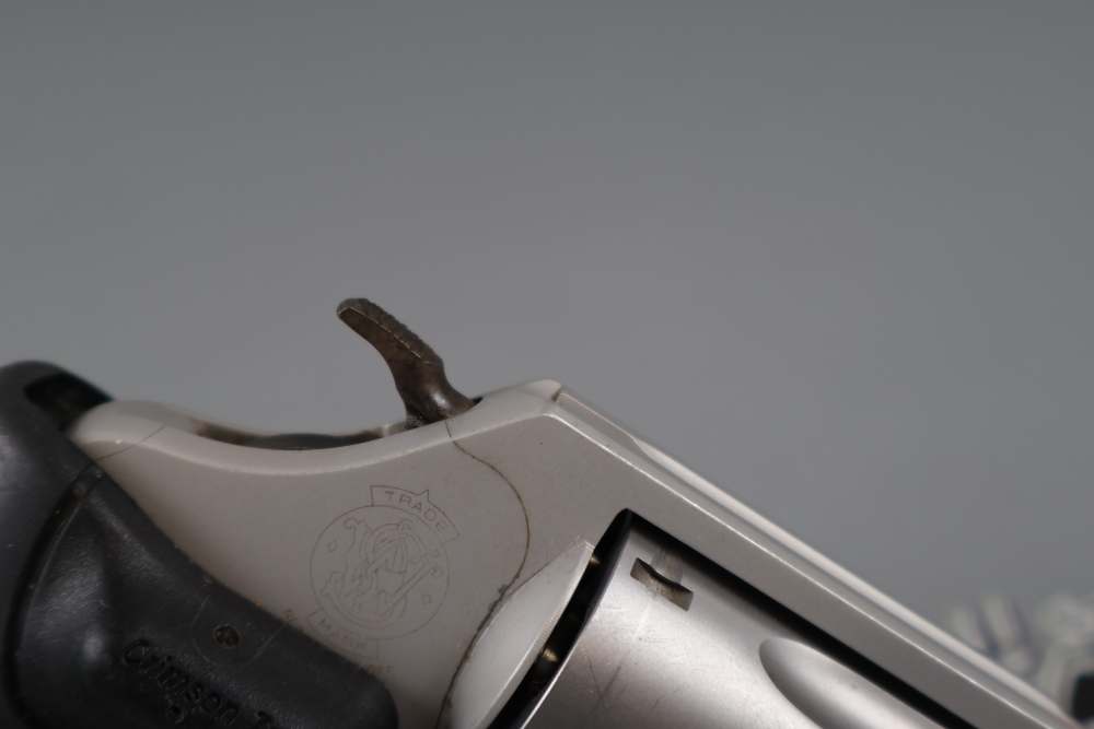 Smith & Wesson Mod. 637-2 .38 SPL+P 1.875"bbl w/CT Laser-img-4