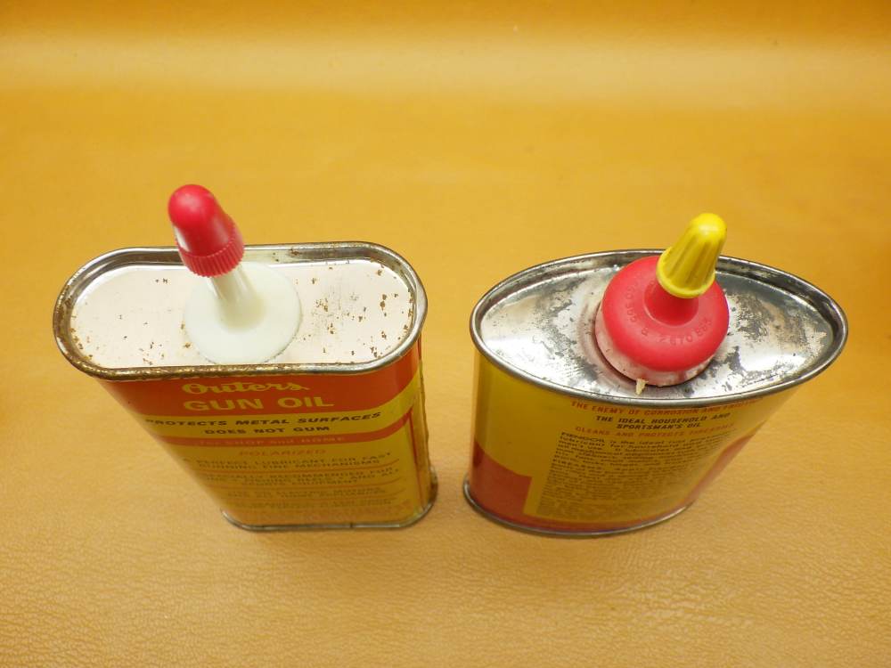 Collection of Vintage Gun Items Hoppe's No.9 - Oil Cans - Rust-Pruf Bag -img-3