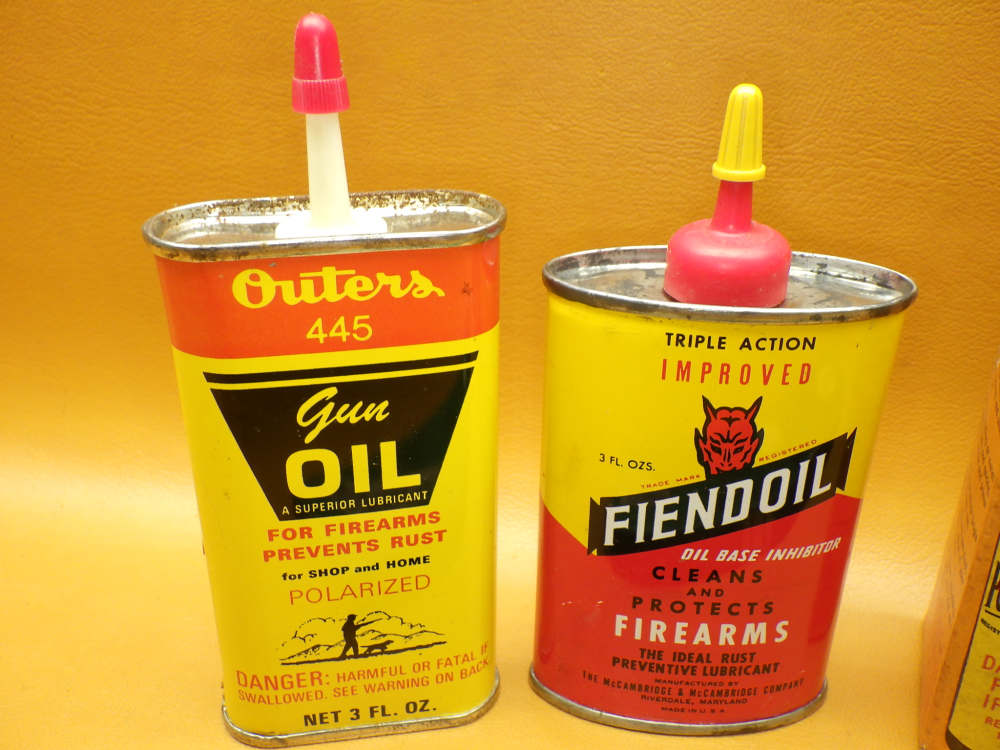 Collection of Vintage Gun Items Hoppe's No.9 - Oil Cans - Rust-Pruf Bag -img-1