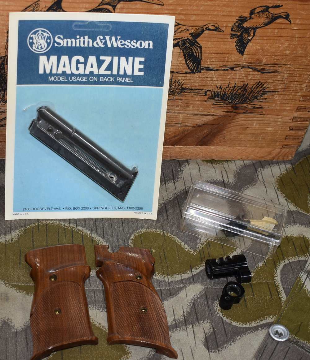 Smith & Wesson Model 41 Parts Lot-img-0