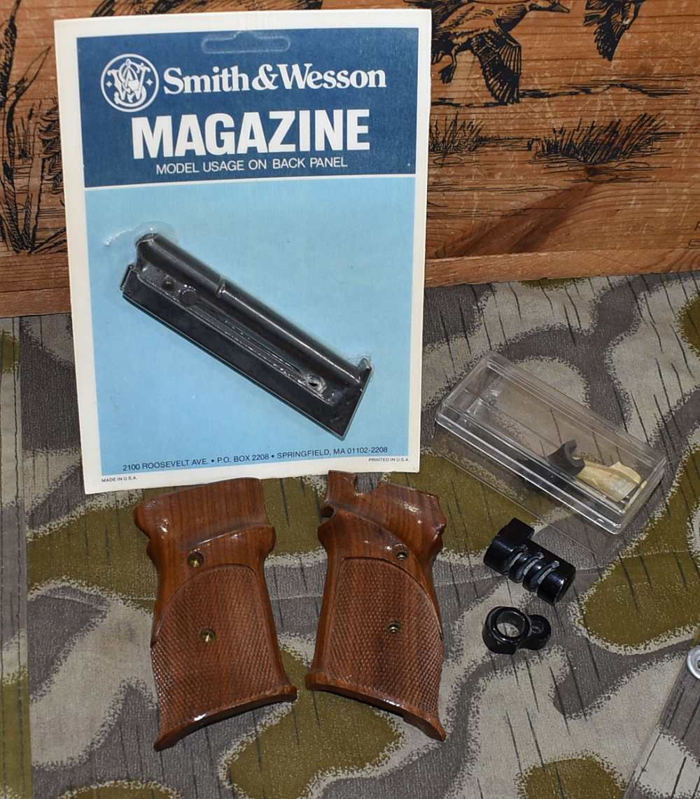 Smith & Wesson Model 41 Parts Lot-img-8