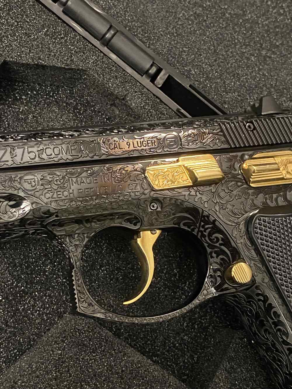 CZ 75 Compact Gold/Royal blued Engraved-img-2