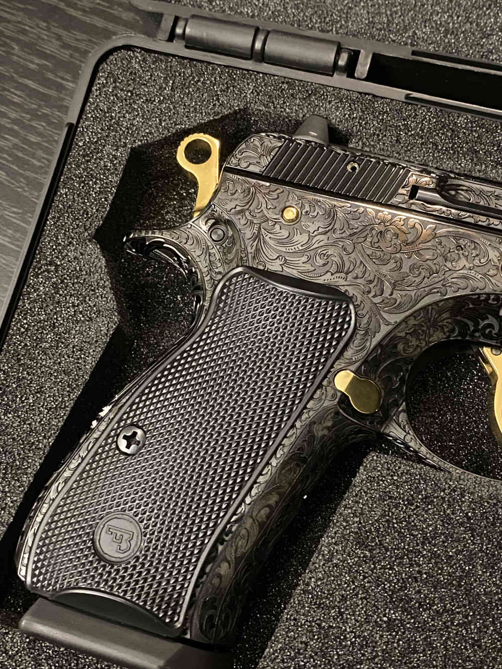 CZ 75 Compact Gold/Royal blued Engraved-img-7