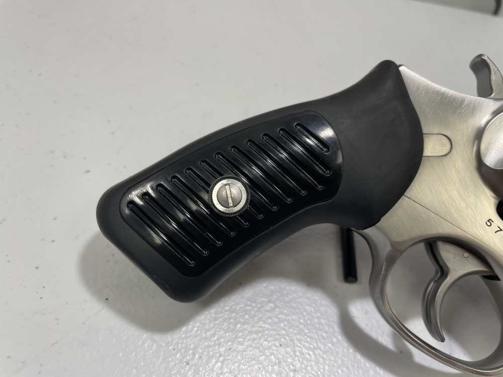 Ruger SP101 .357 Mag 2.25" Stainless 5-Rd w/ Original Case - SKU 05718-img-5