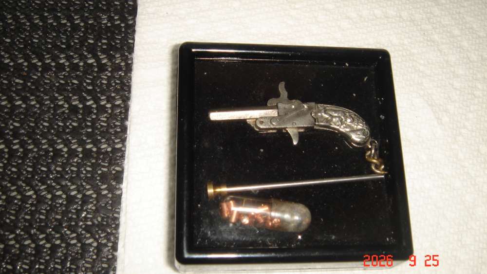 1930s FRANZ PHANNL 2MM PINFIRE  PISTOL W/ RARE BOAR GRIPS   -img-9
