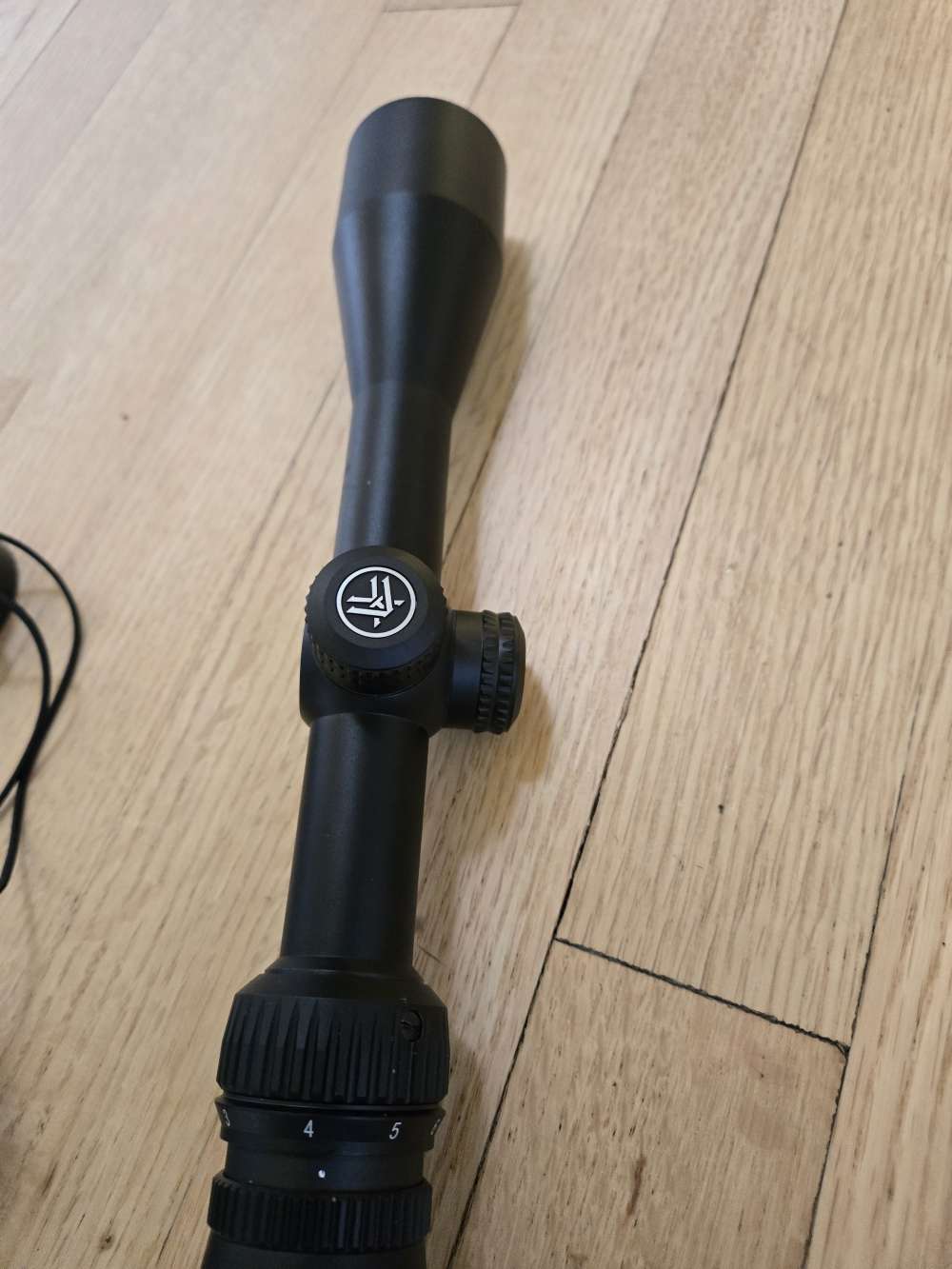 Vortex Vanquish 3-9x40 scope w/ lens covers-img-2