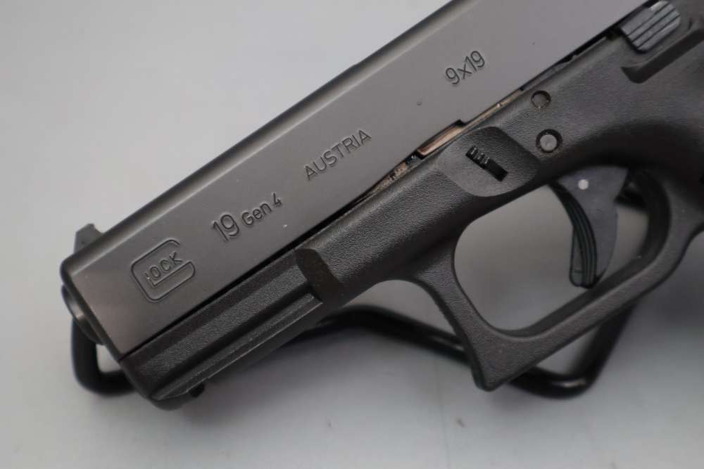 Glock 19 Gen4 9mm 4.02" w/Box-img-2