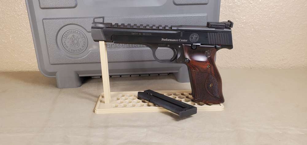 Smith & Wesson Performance Center Model 41, 22 LR, 5 1/2" Barrel, LNIB-img-3