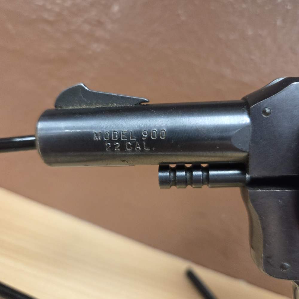 H&R Model 900 .22 LR 9-Shot Double Action Revolver .01 NR-img-2