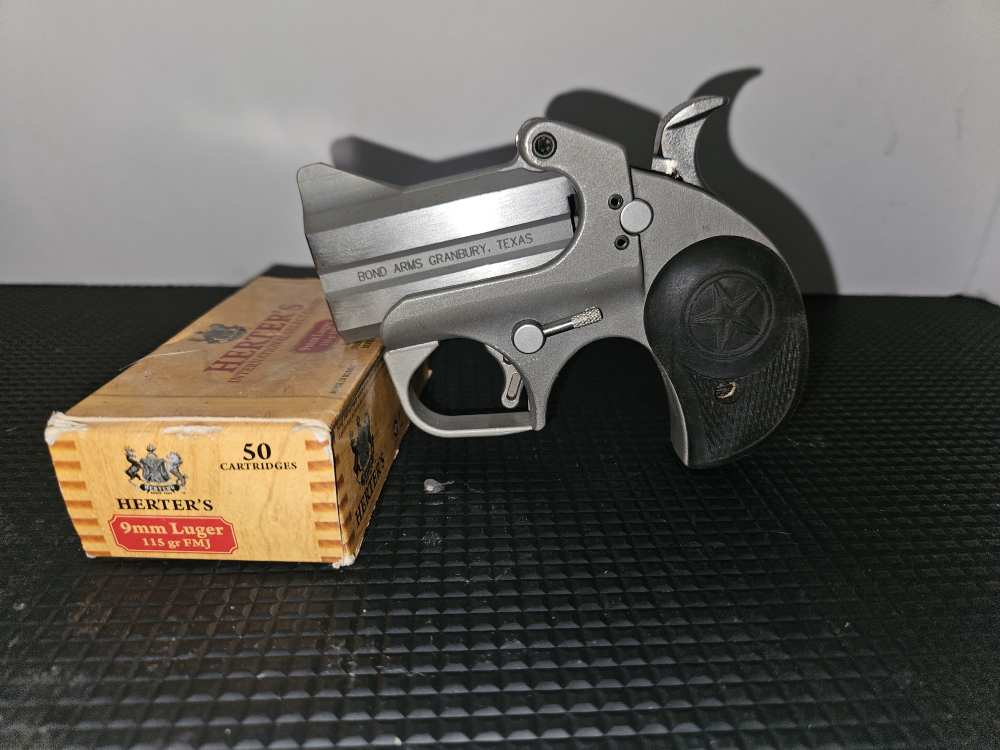 BOND ARMS ROUGHNECK  .45acp -img-1