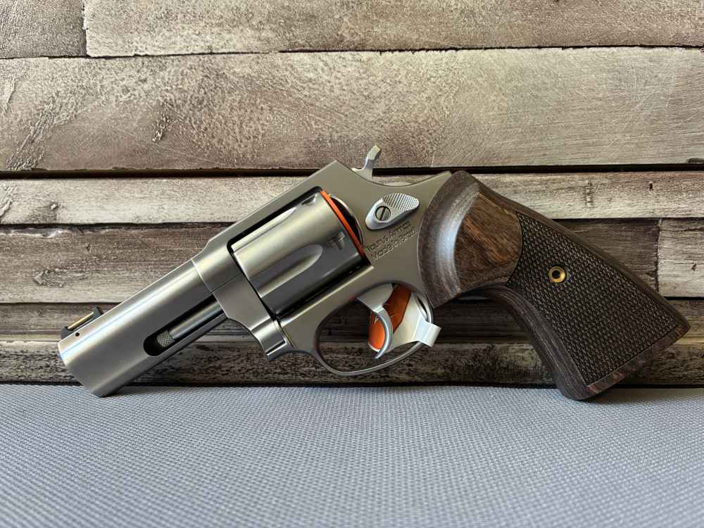 NIB TAURUS 605 EXECUTIVE 357MAG 3" 5-SHOT SS WALNUT IN STOCK-img-16