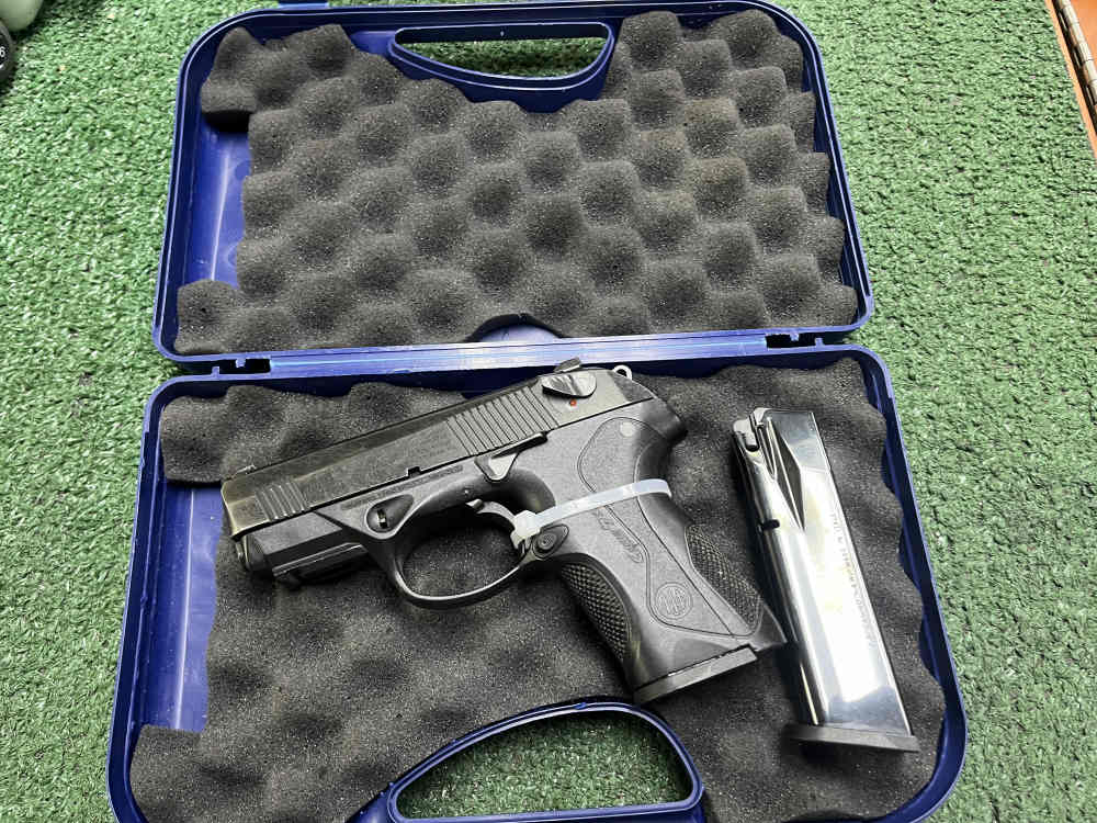 Beretta PX4 Storm Compact .40 S&W 3.27" bbl with 2 mags-img-0