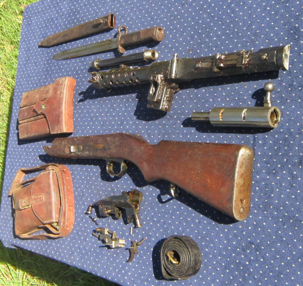 Steyr-Solothurn MP34 parts kit  w/Barrel, sheath, 3 Mags, &Tools in leather-img-27