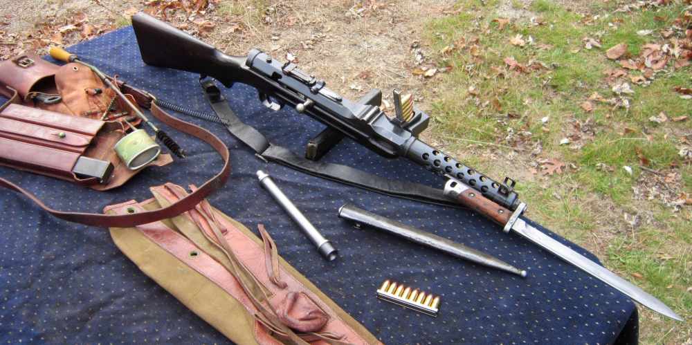 Steyr-Solothurn MP34 parts kit  w/Barrel, sheath, 3 Mags, &Tools in leather-img-14
