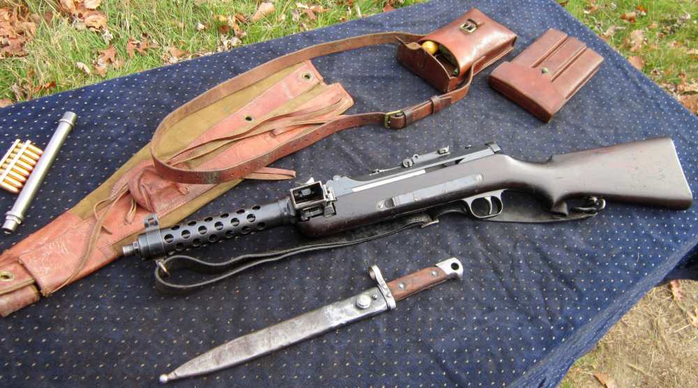 Steyr-Solothurn MP34 parts kit  w/Barrel, sheath, 3 Mags, &Tools in leather-img-19