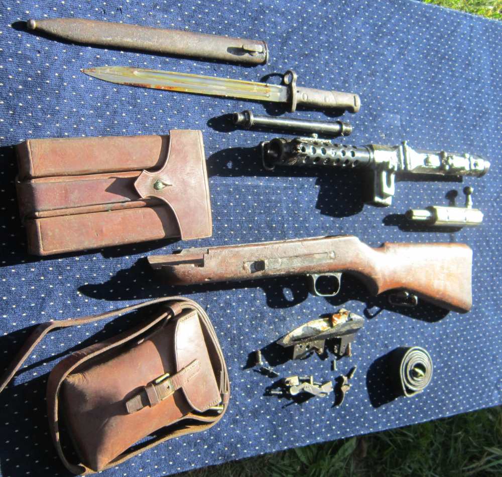 Steyr-Solothurn MP34 parts kit  w/Barrel, sheath, 3 Mags, &Tools in leather-img-25
