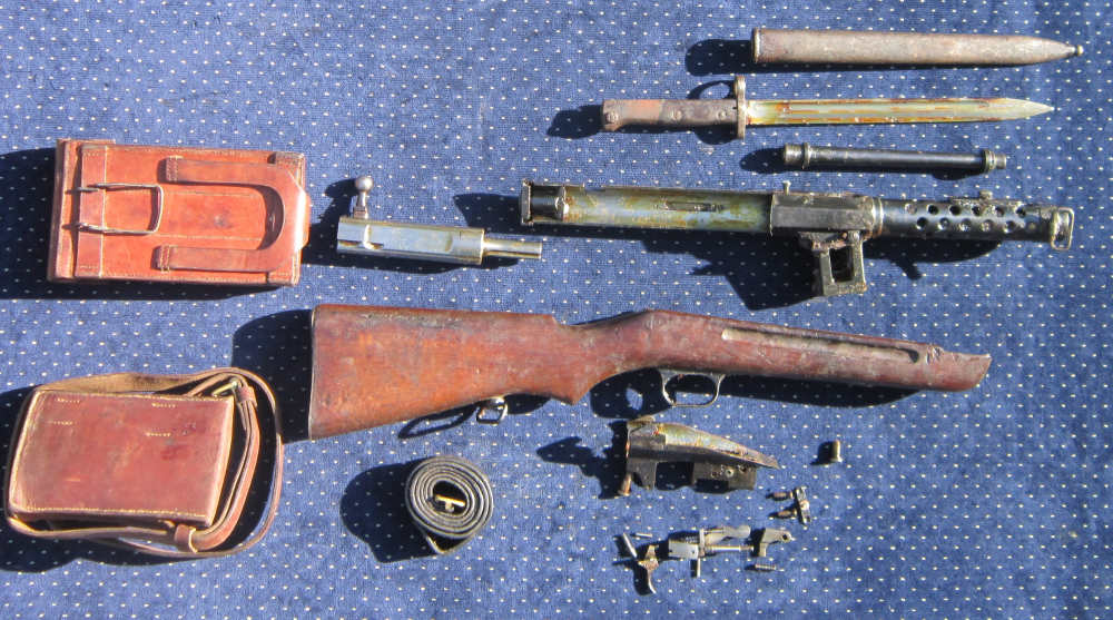Steyr-Solothurn MP34 parts kit  w/Barrel, sheath, 3 Mags, &Tools in leather-img-38