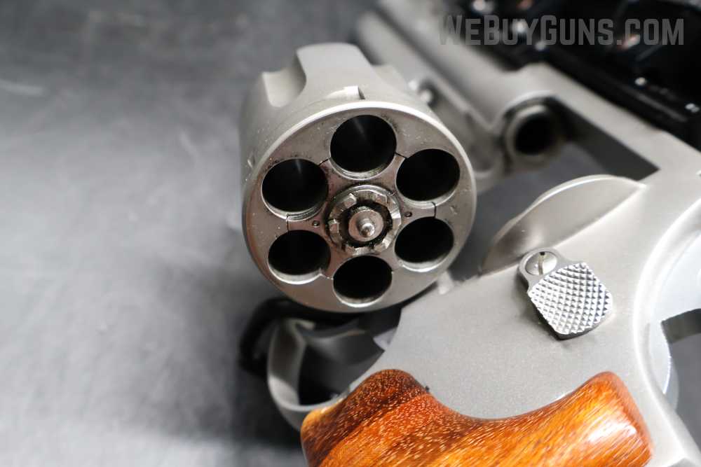Taurus 44 w/ Scope Revolver .44 Magnum-img-15