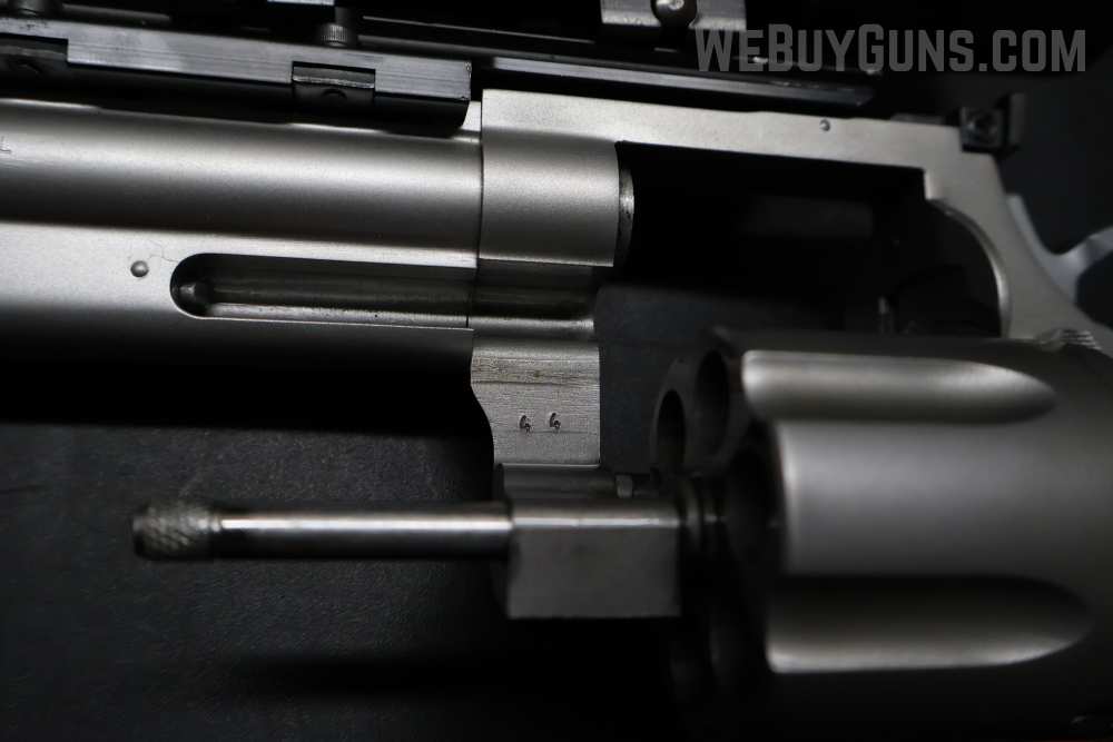 Taurus 44 w/ Scope Revolver .44 Magnum-img-19