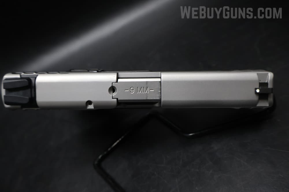 Smith and Wesson SD9 VE Semi-Automatic Pistol 9x19mm-img-11
