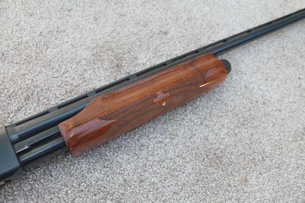 Remington  870 Wingmaster LW 28ga 2 3/4 Skeet choke Excellent Condition !-img-1