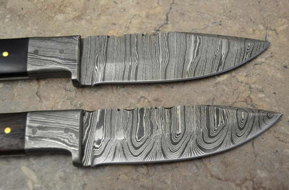 Custom Made Damascus Steel Set of 2 Hunting Knives with Mix Handle (LT 10)-img-4